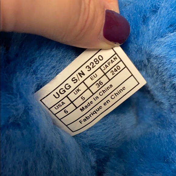 UGG Boots - Picture 3 of 4